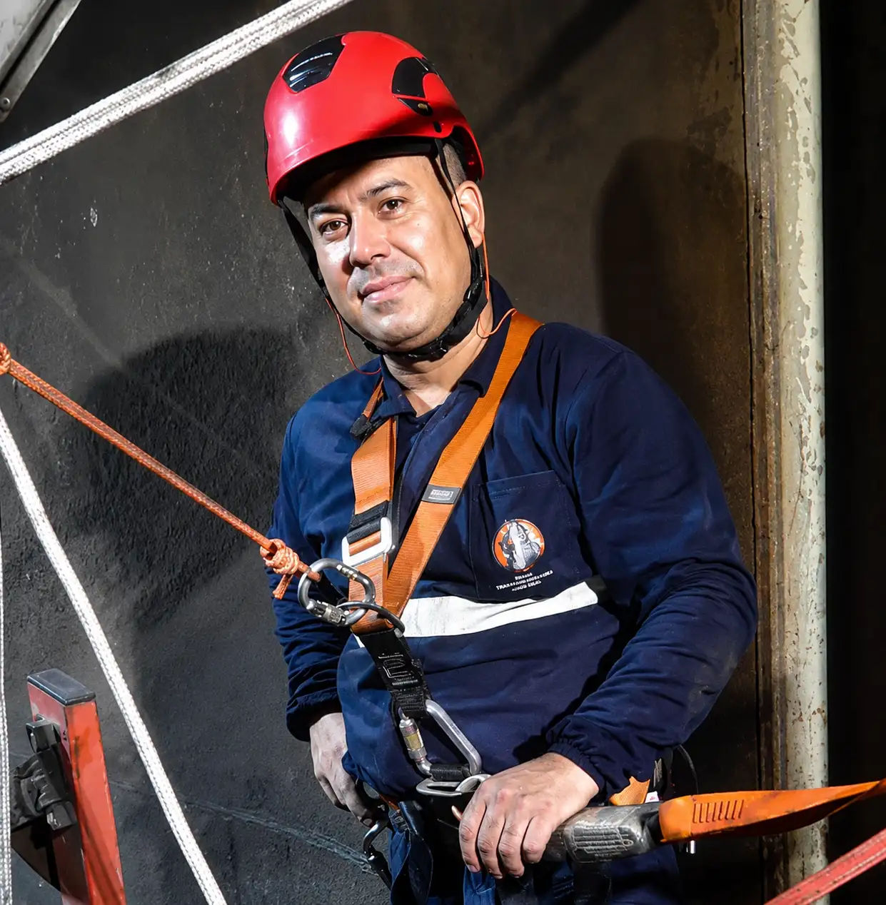 Foto ilustrativa de instrutor parceiro em ambiente operacional
